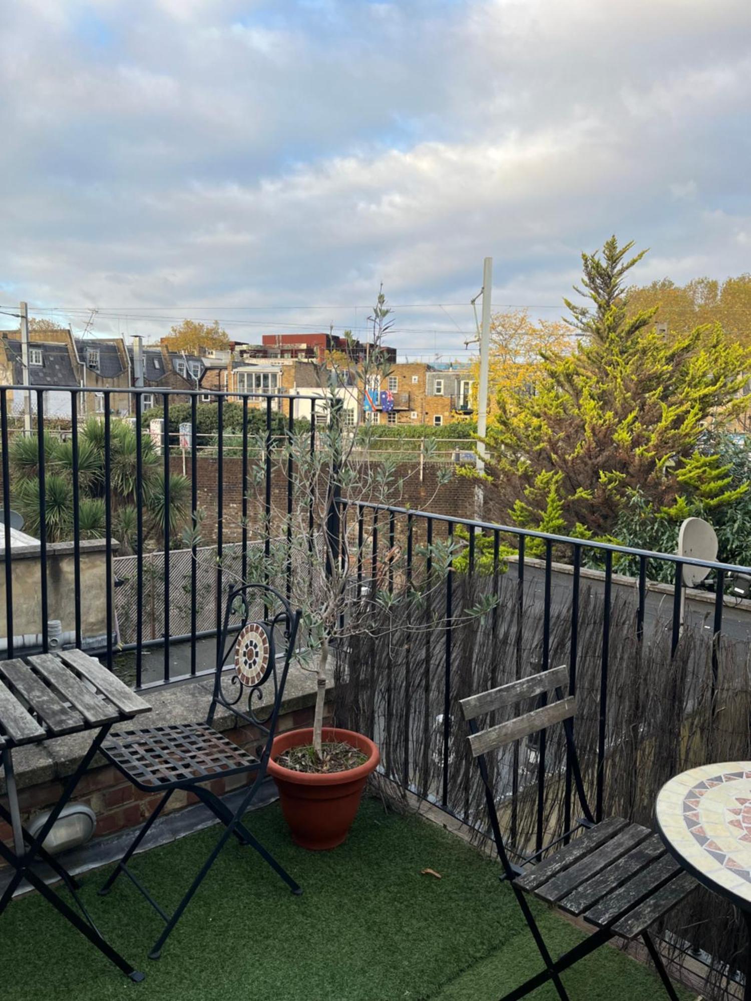 Cosy Camden 1 Bedroom Terrace Apartment London
